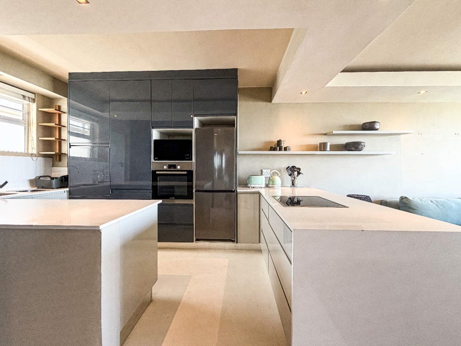 2 Bedroom Property for Sale in Green Point Western Cape